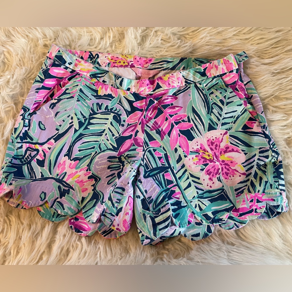 Lilly Pulitzer Women’s Floral Multicolored Scalloped Hem Shorts. Size 0
